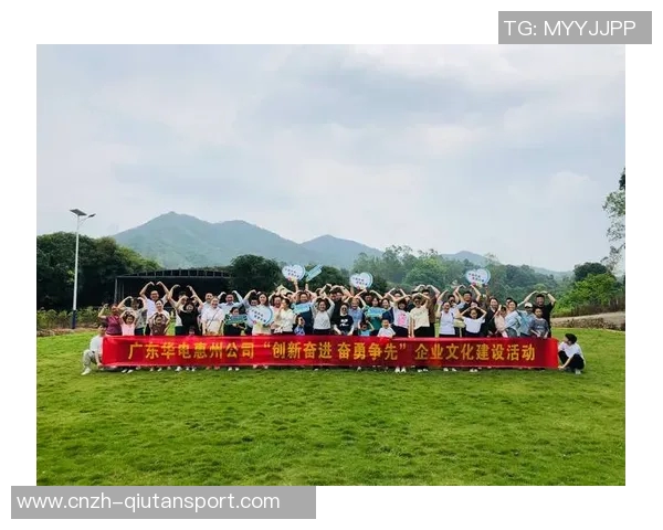 公司足球赛激情四溢团队协作展现企业文化凝聚力与竞争精神的完美结合